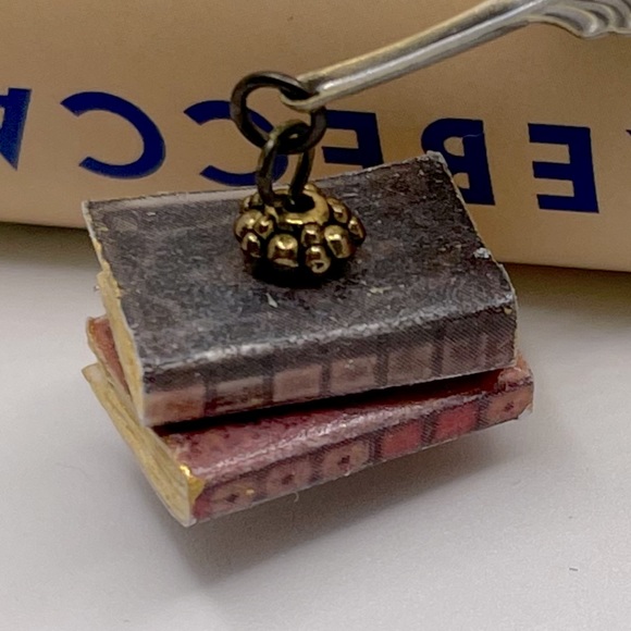 Bookmark Feather and miniature Polymerclay book-Bookmark Metal feather - Picture 5 of 6